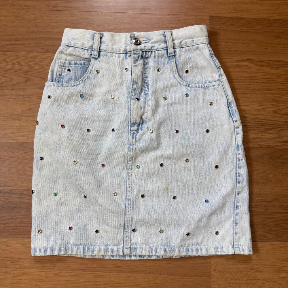 Women's Vintage 90s Extra Light Wash Blue Denim Rhinestones Skirt Sz 3 (24 x 18)